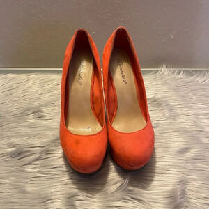 Breckelle’s Coral Wedge Heel